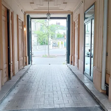 Gare Avec Parking Apartment *