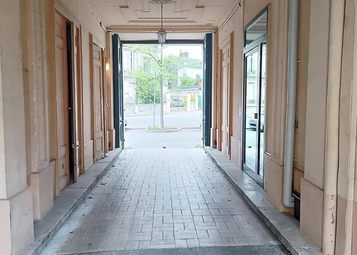 Gare Avec Parking Apartment *